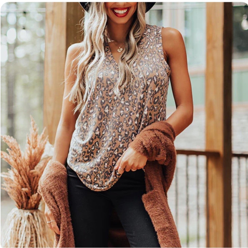 Adrienne Size Medium Brown Tan Leopard Print Sleeveless Blouse Top